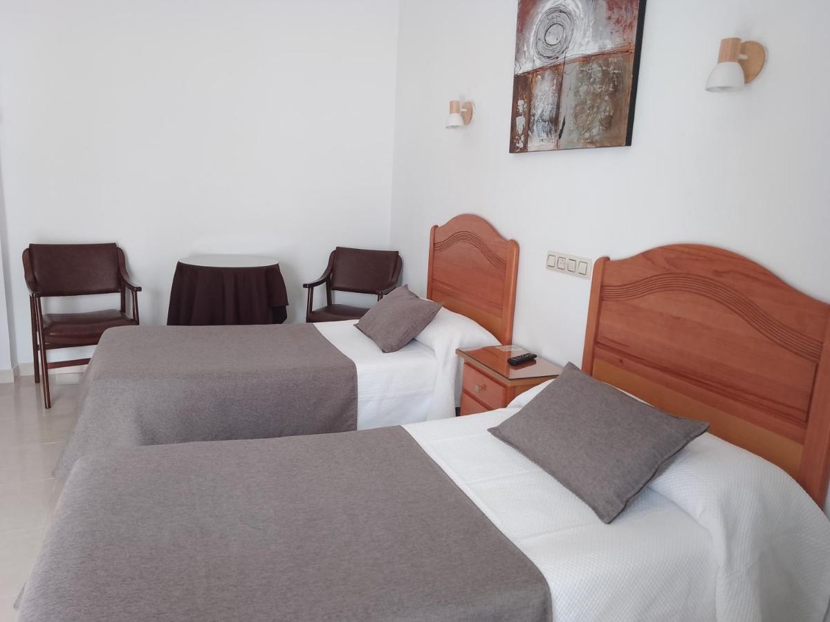 Hotel Hostal Los Arcos Chipiona Esterno foto