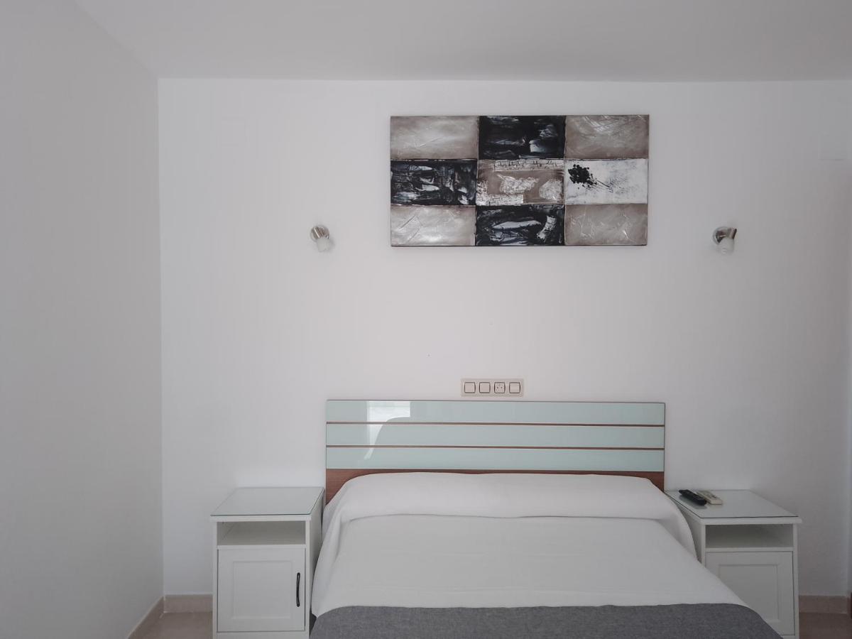 Hotel Hostal Los Arcos Chipiona Esterno foto