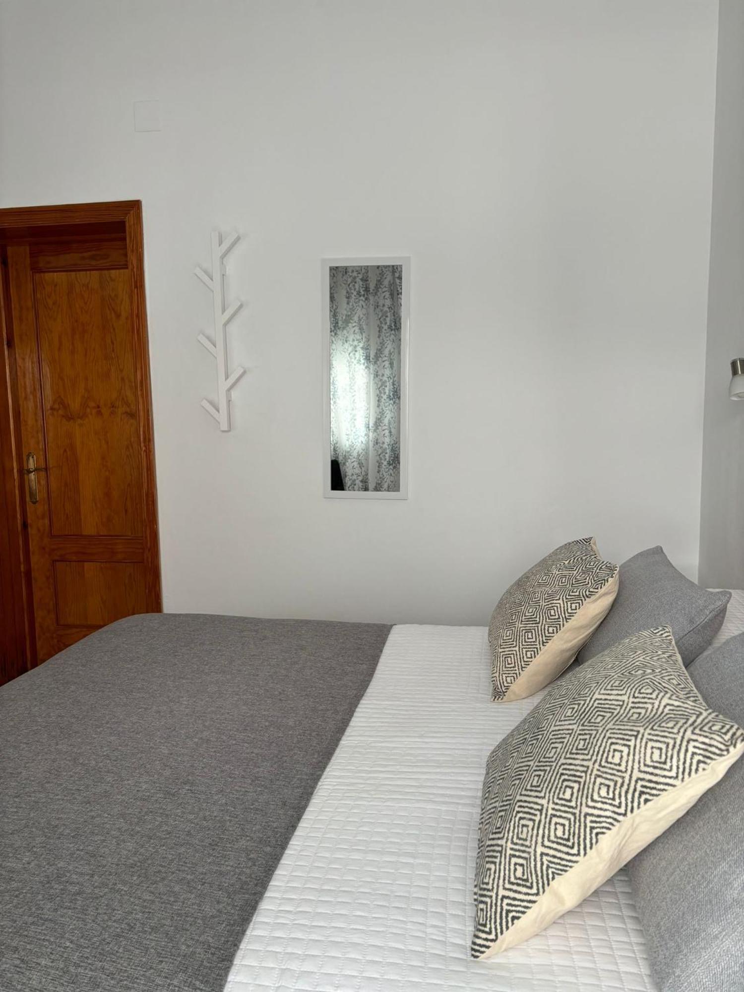 Hotel Hostal Los Arcos Chipiona Esterno foto