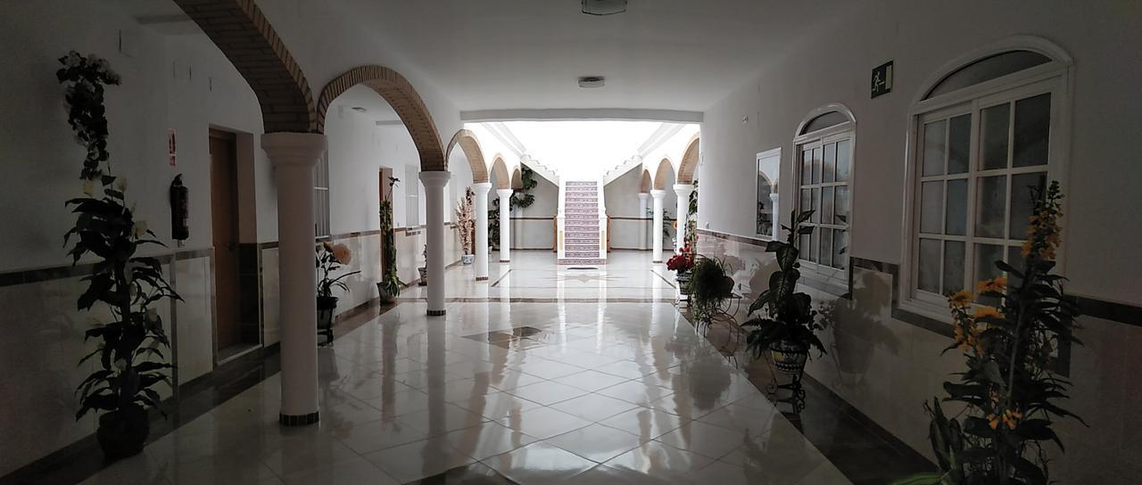 Hotel Hostal Los Arcos Chipiona Esterno foto